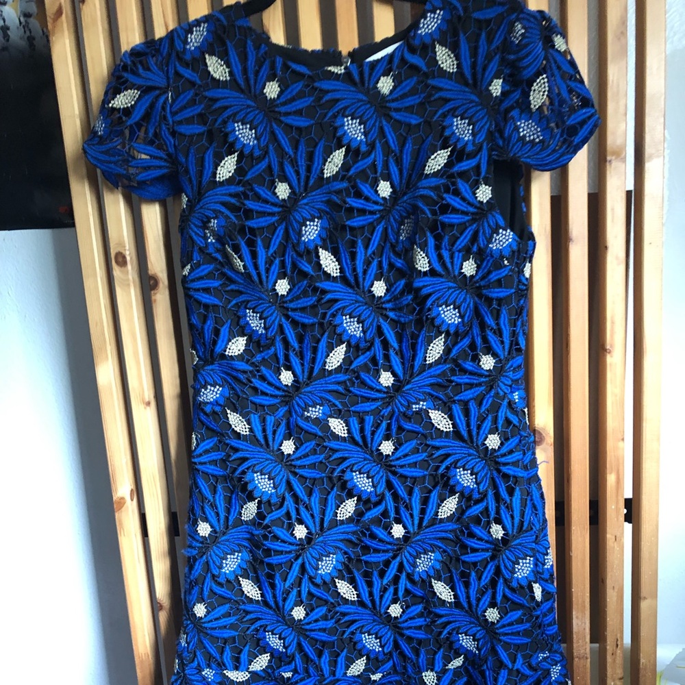 Alice + Olivia Imani cap sleeve royal blue dress